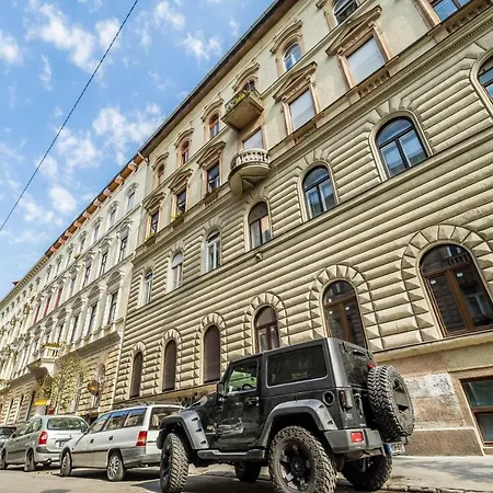Bpr Stupendous Design * Budapest